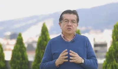 Fernando Ruíz, Ministro de Salud.