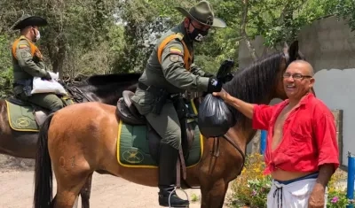 Entrega de mercados.