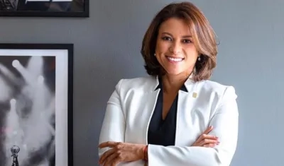 Natasha Avendaño García, Superintendente de Servicios Públicos.