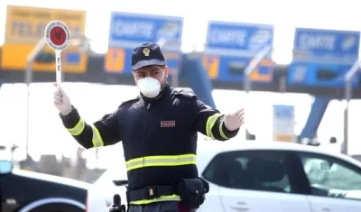 La Policía italiana ha impuesto más de 53 mil comparendos durante la semana anterior por violar la cuarentena obligatoria.