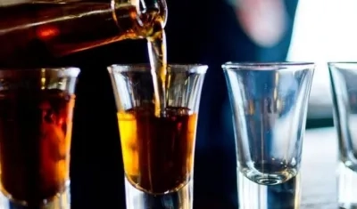 Tomar alcohol no es la mejor opción.