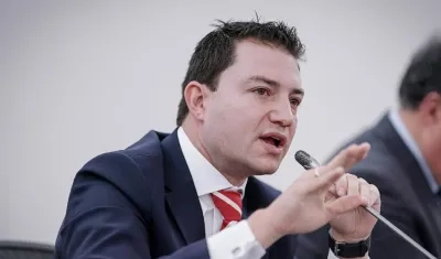 Contralor Carlos Felipe Córdoba.