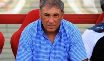 El entrenador y exportero Nery Pumpido.