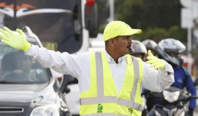 Tránsito sigue con los trámites en línea.