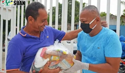 El Alcalde de Suan, Danilo Cabarcas Orozco (derecha). 