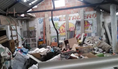 Vendaval afectó bodega de estadero. 