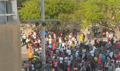 Aglomeración de personas en Santa Marta.