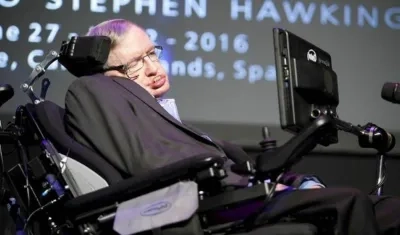 El fallecido científico británico Stephen Hawking.