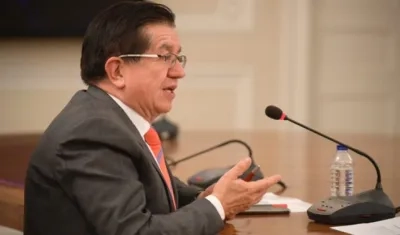 El Ministro de Salud, Fernando Ruiz.