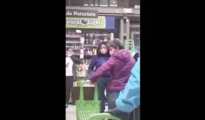 Claudia López, alcaldesa de Bogotá y su pareja, Angélica Lozano.