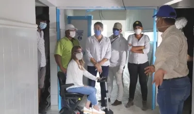 Gobernadora Elsa Noguera en la ESE Sabanalarga.