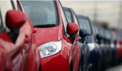 Venta de autos y motos bajó en abril.
