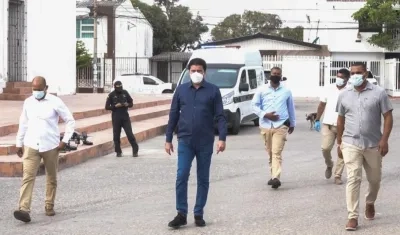 El Alcalde Rodolfo Ucrós coordinando las acciones para frenar la propagación del virus.