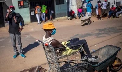 El número de casos que requerirán hospitalización excede con mucho las capacidades médicas de muchos países.