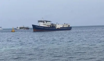 Posición en la que se encuentra fondeada la embarcación.