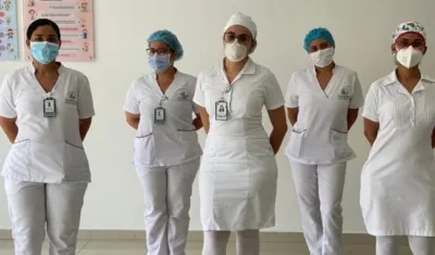 Yurith Becerra, Angie López, Daniela Avendaño, Liseth Camargo, Daniela Pacheco, enfermeras.