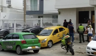 La Patrulla Covid durante la visita al sitio.