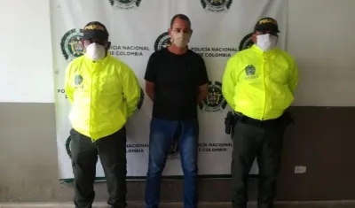 El hombre fue capturado por la Policía.