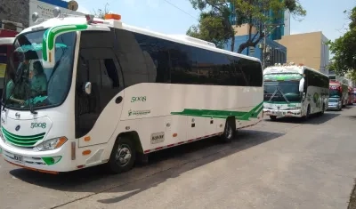 Buses Interdepartamentales en el centro de Barranquilla.