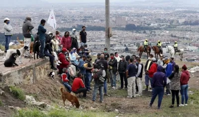 Imagen de desalojados en Bogotá.