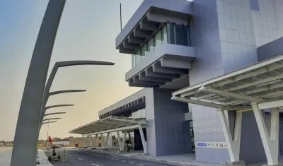 La nueva fachada del aeropuerto Ernesto Cortissoz.