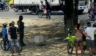 Lugar donde se desplomó el anciano.