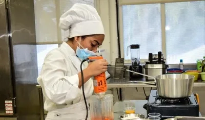 En alianza con la empresa de Servicios de Alimentación La Vianda se vinculará a 783 atlanticenses en los perfiles de auxiliar de cocina y aseo.