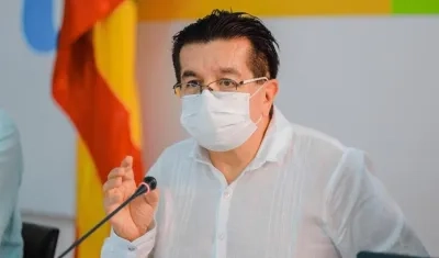 Fernando Ruíz, Ministro de Salud.