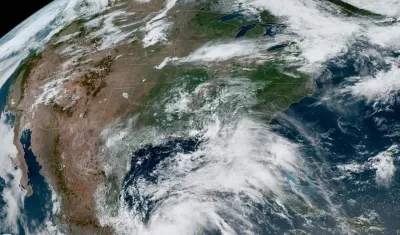  "La tormenta tropical puede incrementar los contagios", dijeron autoridades.