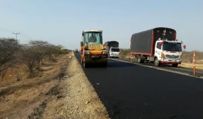 En total se han intervenido 82,7 kilómetros del tramo Riohacha-Paraguachón y 25,9 kilómetros del tramo Palomino-Riohacha.