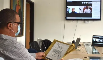 El Alcalde Roberto Celedón durante la audiencia virtual.