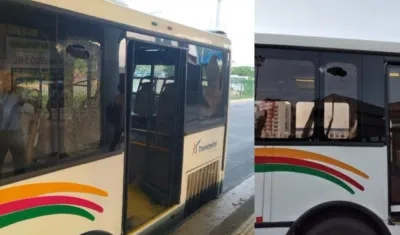 Así quedaron los buses tras el ataque a piedra.