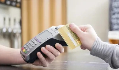 Entre los beneficios están las disminuciones en las tasas de interés, especialmente en tarjetas de crédito.