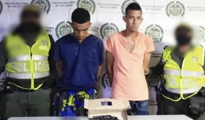 Los dos jóvenes capturados.