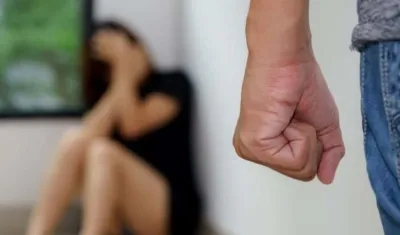 El hombre no habría tenido contemplación a pesar que su esposa estaba embarazada.