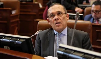 Efraín Cepeda, senador.