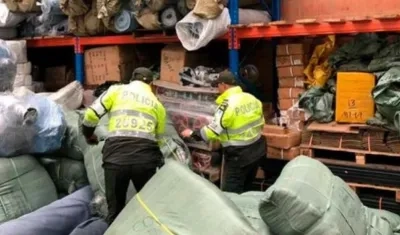 En contenedores traían al país mercancía de contrabando.