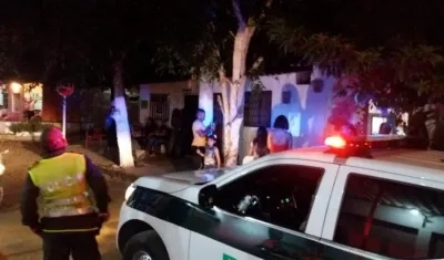 La Policía al llegar al sitio del quinceañero.