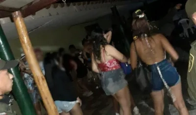 Rumba con más de 50 personas en cuarentena en Santa Marta.