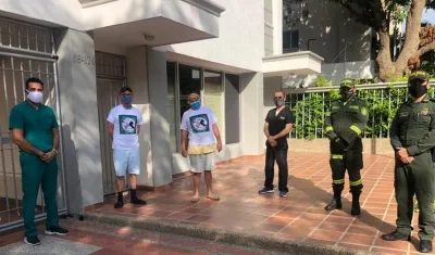 Caravana realizando visitas casa a casa en Barranquilla.