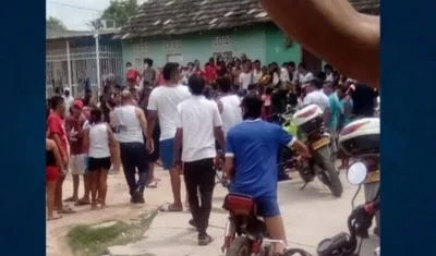 La cantidad de personas que llegó a ver el cadáver.