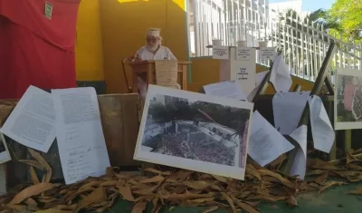 Darío Moreu, en Casa Moreu, durante el perfomance sobre Bellas Artes.
