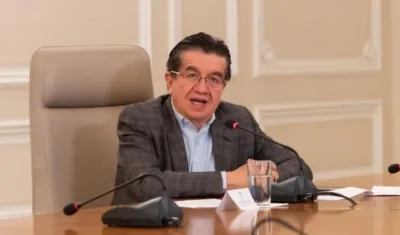 Ministro de Salud Fernando Ruíz.