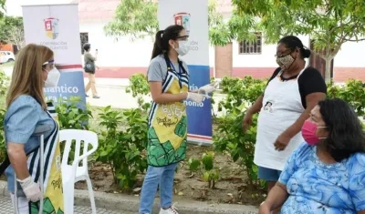La Gobernadora Elsa Noguera en Pital de Megua.