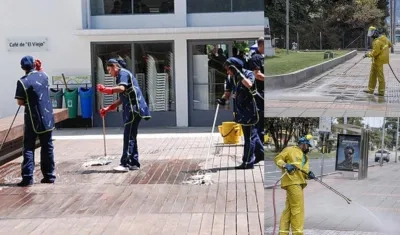 Mezclar desinfectantes no genera un mejor efecto en la limpieza.