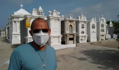 Manuel Domingo Arteaga, administrador del Cementerio Calancala.