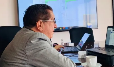 Ministro de Salud Fernando Ruíz.