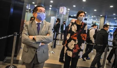 El MinSalud, Fernando Ruiz y la MinTransporte, Ángela Orozco.