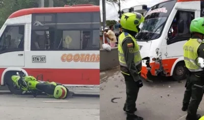 La motorizada de la Policía que se estrelló con el bus.