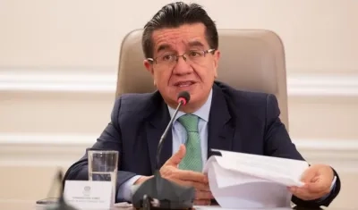 El Ministro de Salud, Fernando Ruiz Gómez.